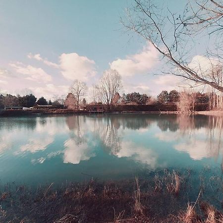 Chalet Les Pieds Dans L'Eau La Campagne A La Ville Saint-Doulchard Exteriör bild